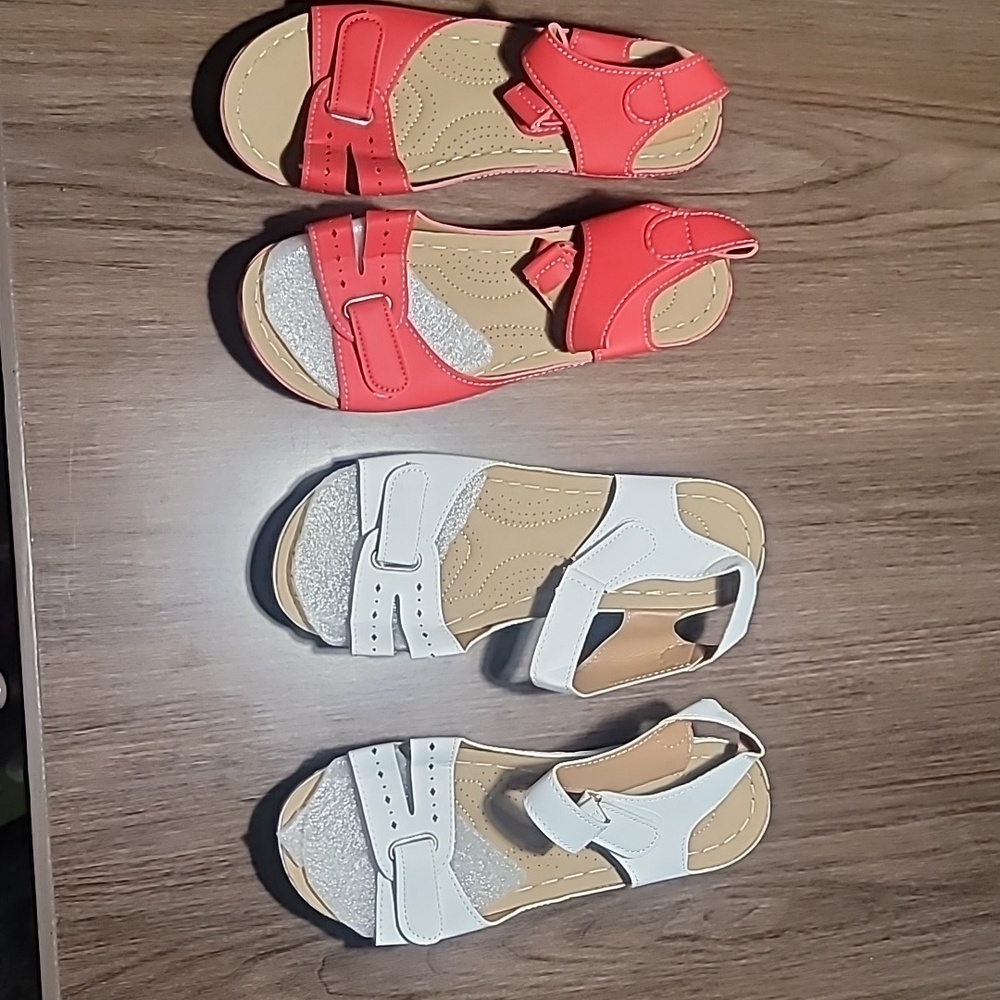 2 pairs of sandals, Temu red and white. Adjustable, size 40